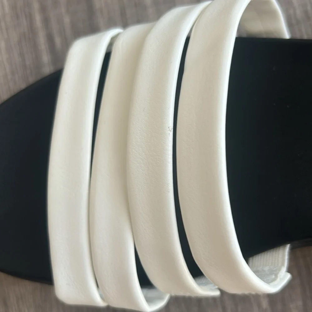 NWT Torrid White and Black Chunky Platform Sandals Multi Band Heeled Strappy 8WW